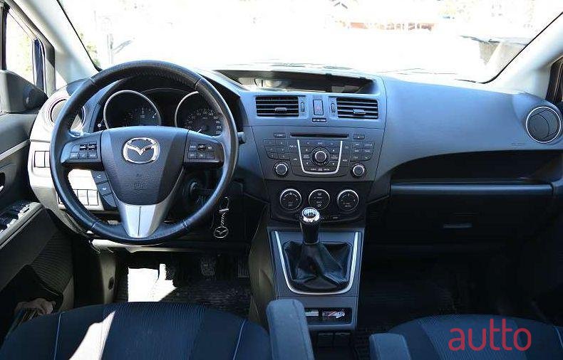 2013' Mazda Mazda5 photo #2