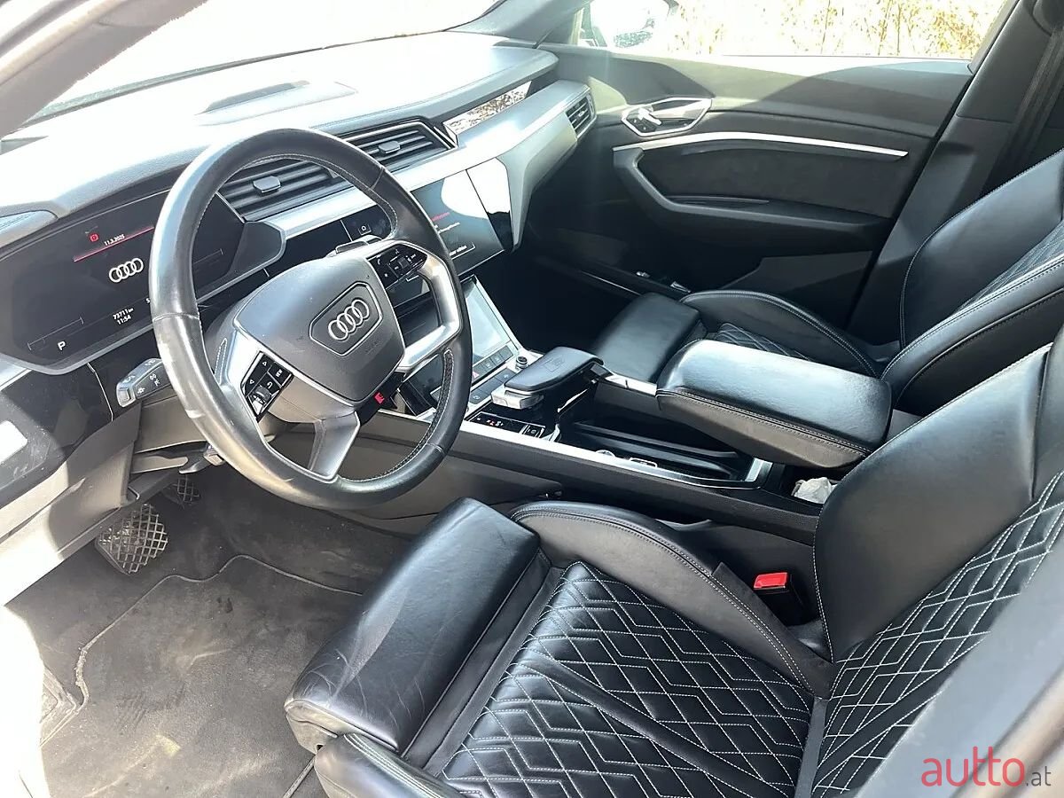 2020' Audi e-tron photo #6