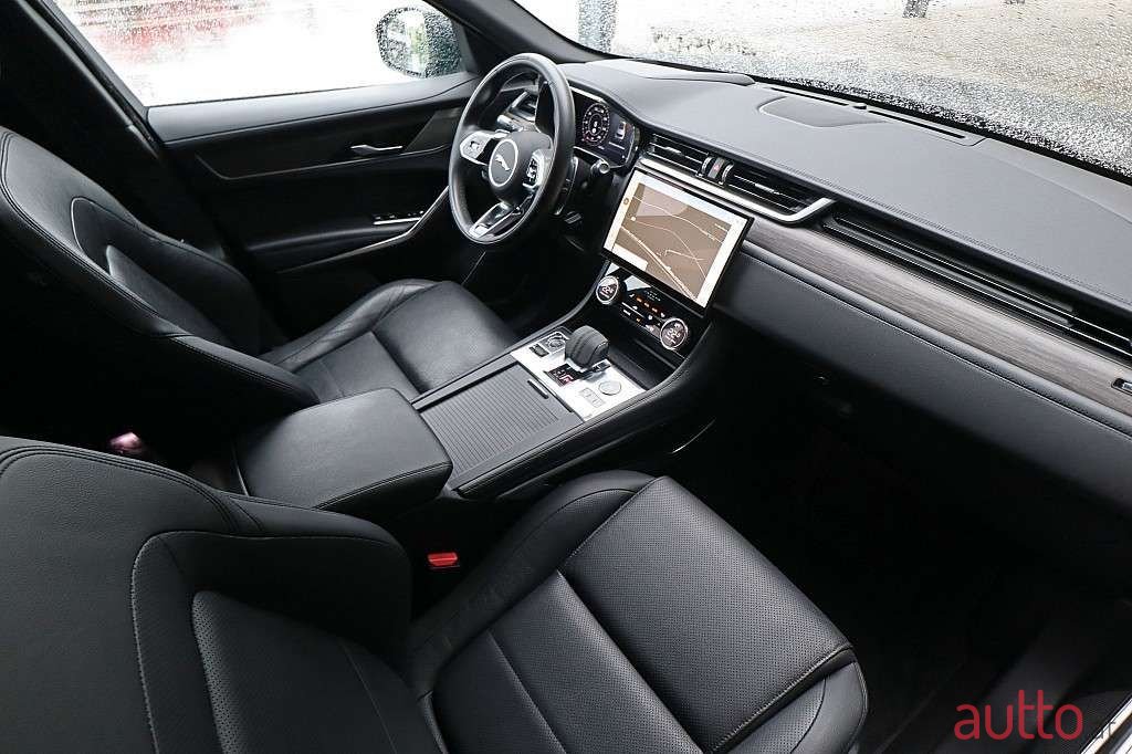 2022' Jaguar F-Pace photo #4