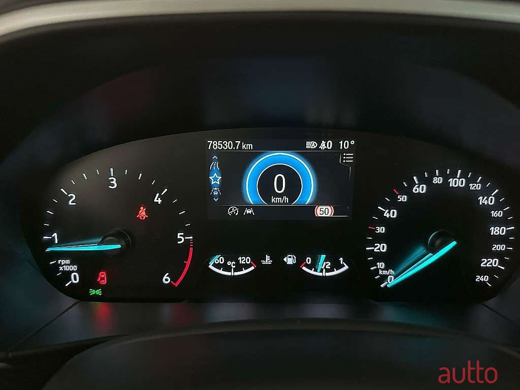 2018' Ford Focus photo #6