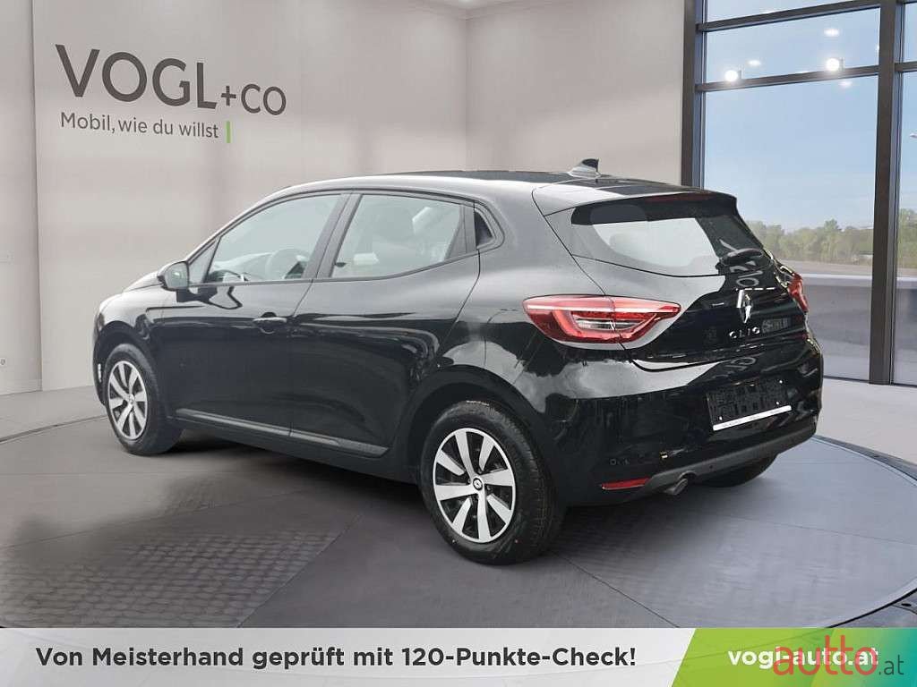 2023' Renault Clio photo #3