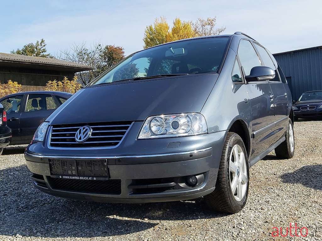 2008' Volkswagen Sharan photo #1