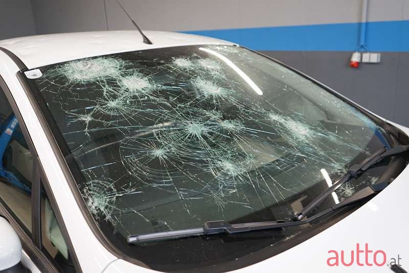 2011' Ford Fiesta photo #5