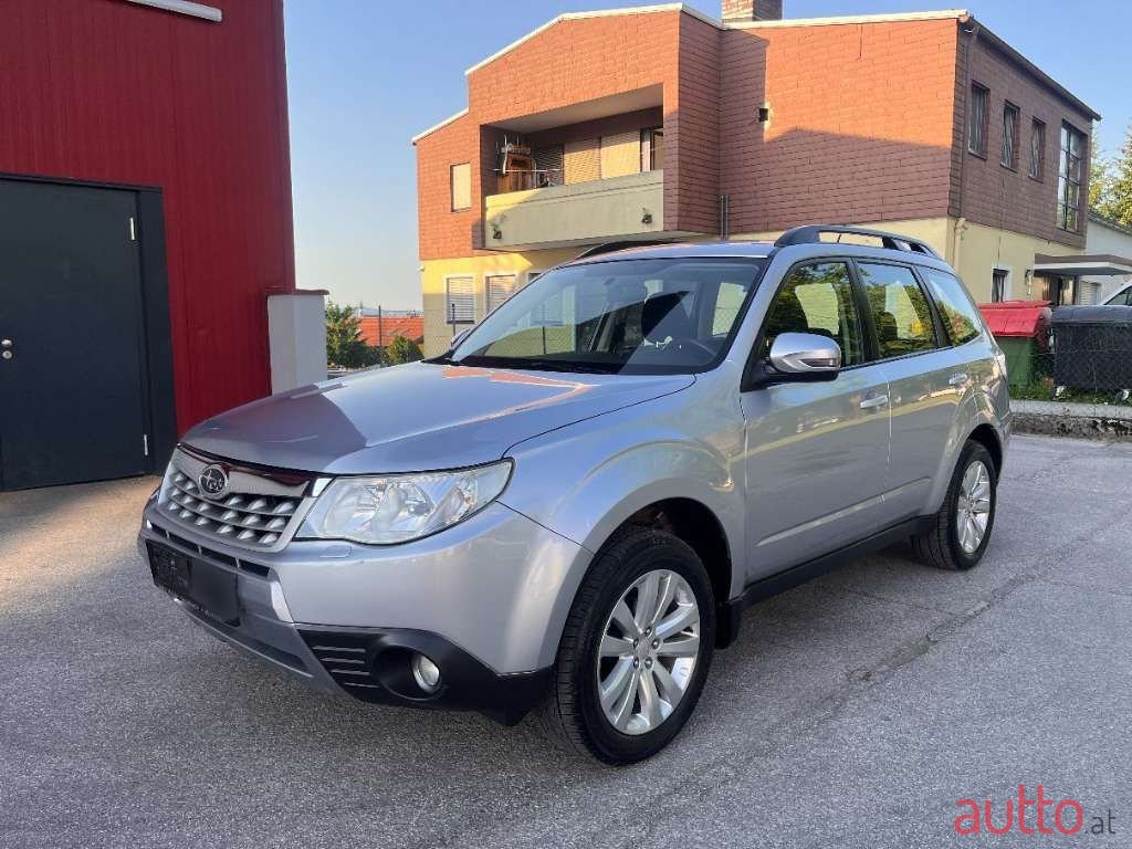 2012' Subaru Forester photo #2