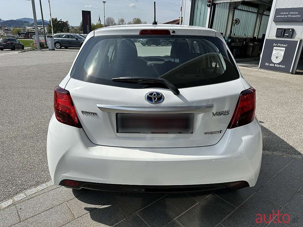 2016' Toyota Yaris photo #4