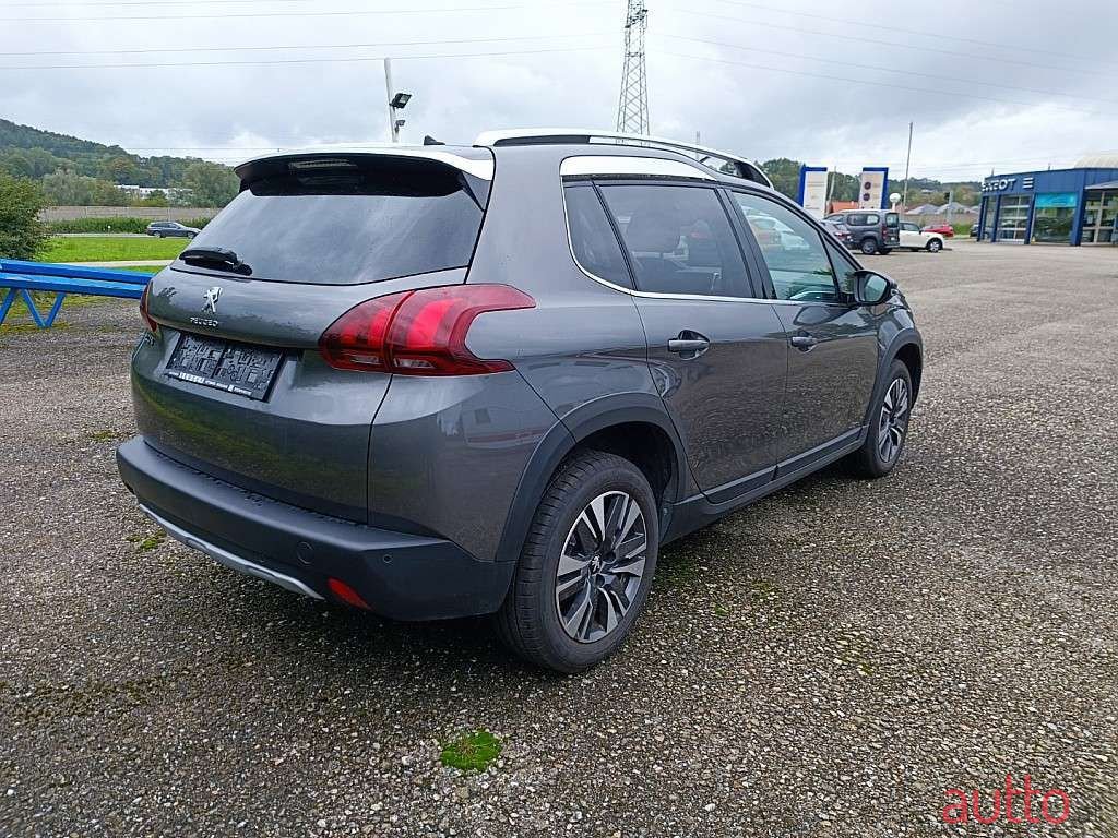 2018' Peugeot 2008 photo #2