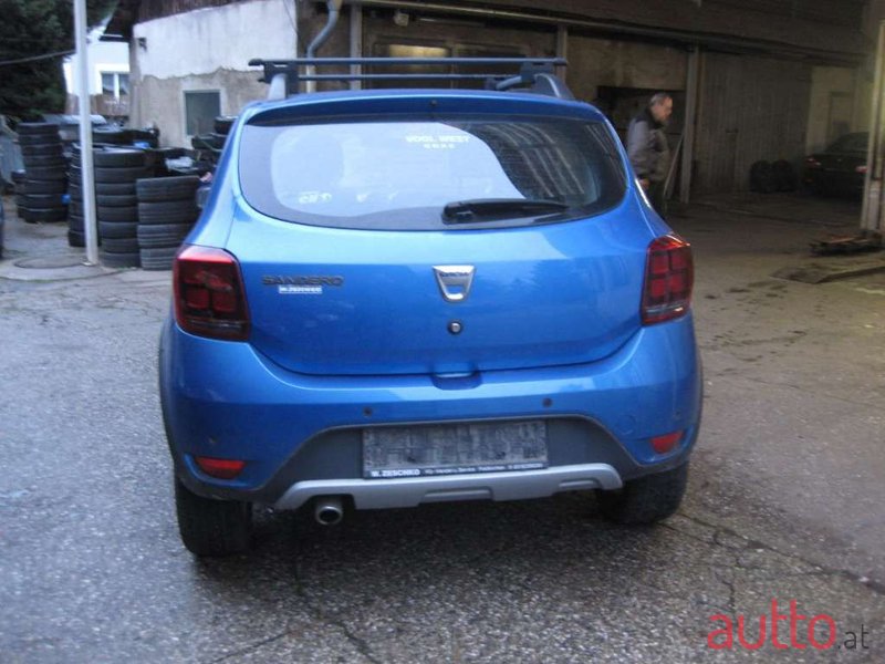 2017' Dacia Sandero photo #5