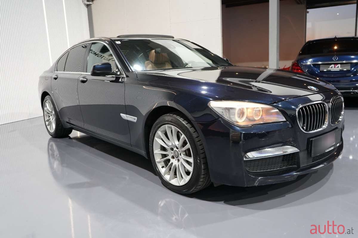 2011' BMW 7Er-Reihe photo #5
