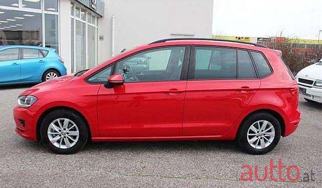 2016' Volkswagen Golf photo #1