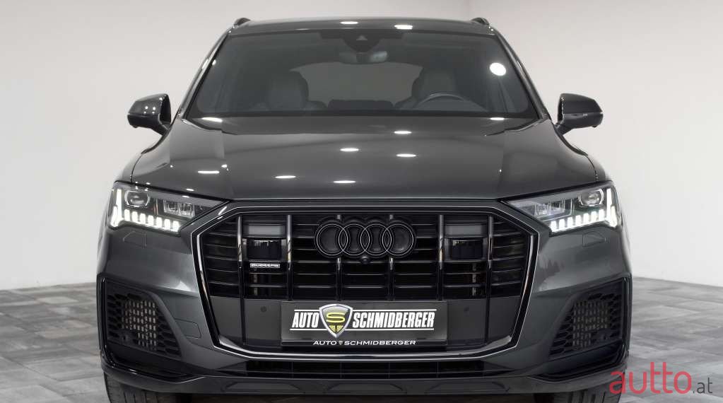 2021' Audi Q7 photo #2