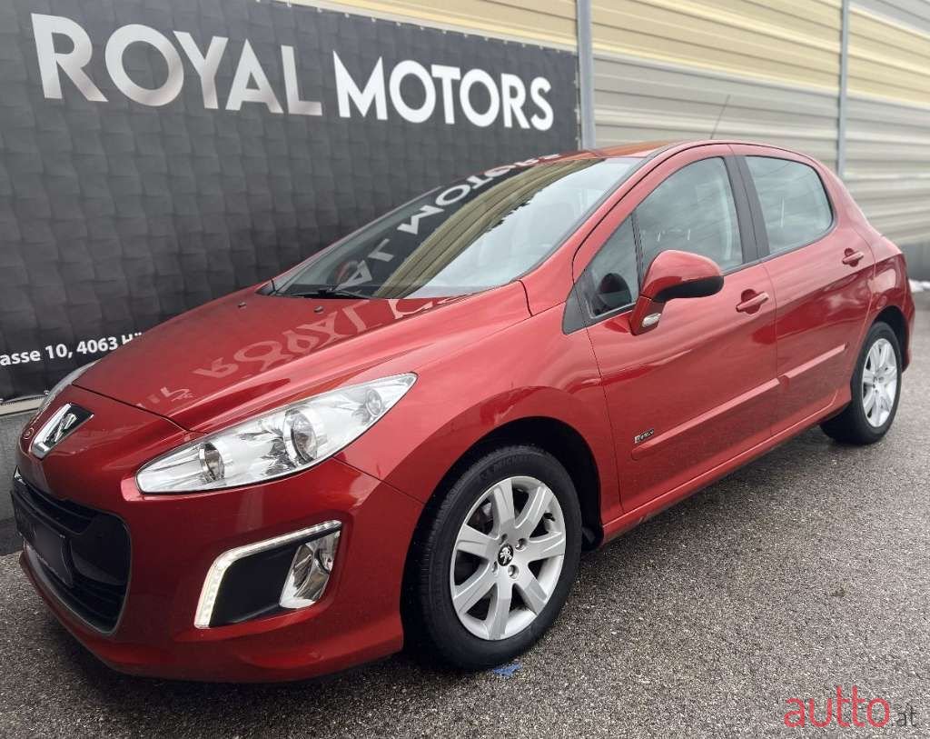 2012' Peugeot 308 photo #5