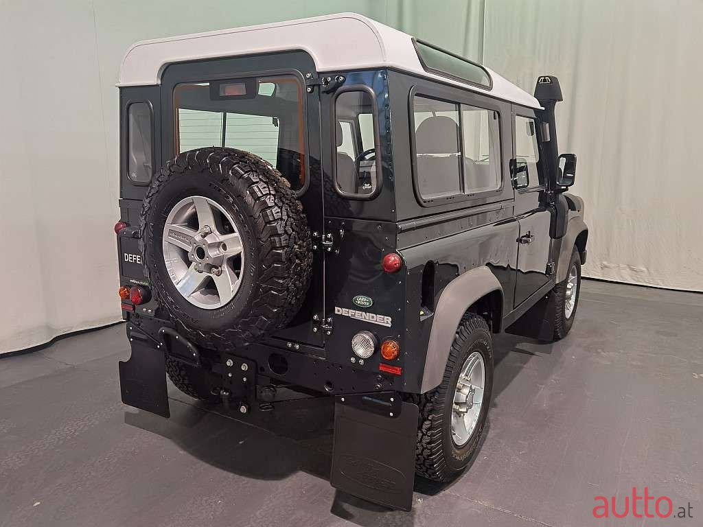 2011' Land Rover Defender photo #2