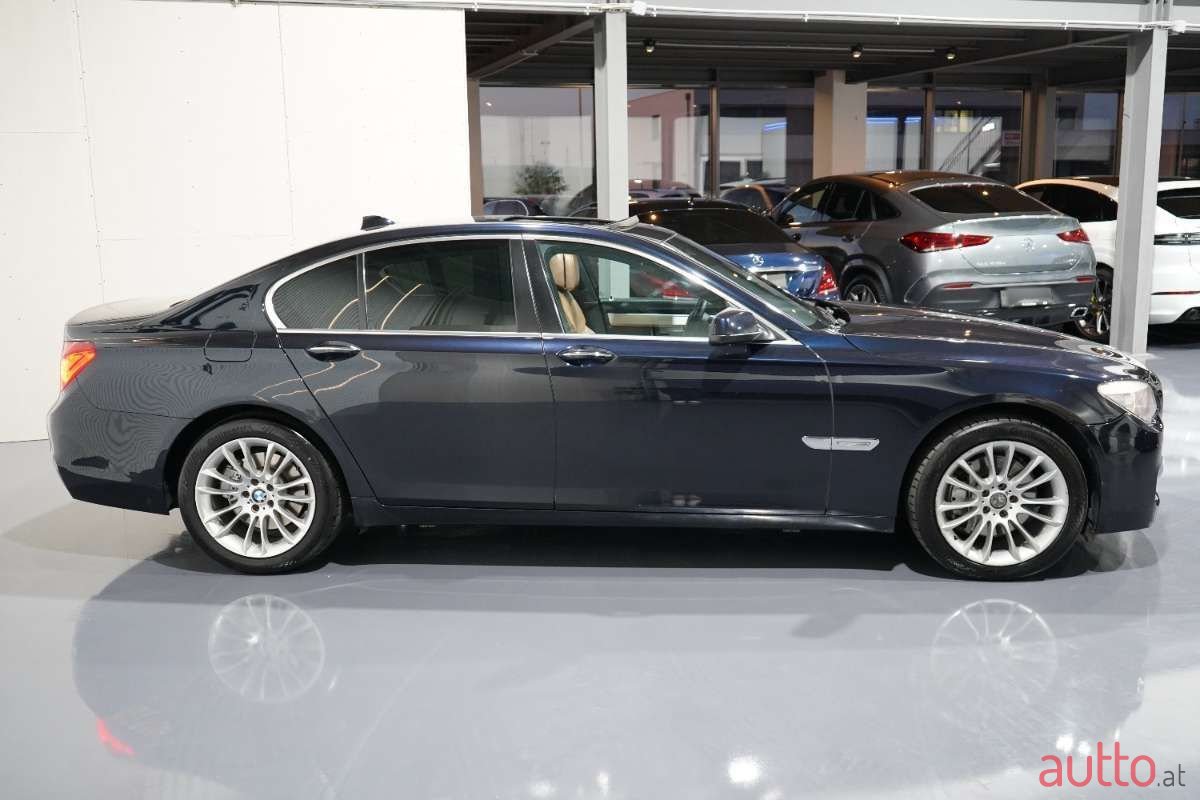 2011' BMW 7Er-Reihe photo #6