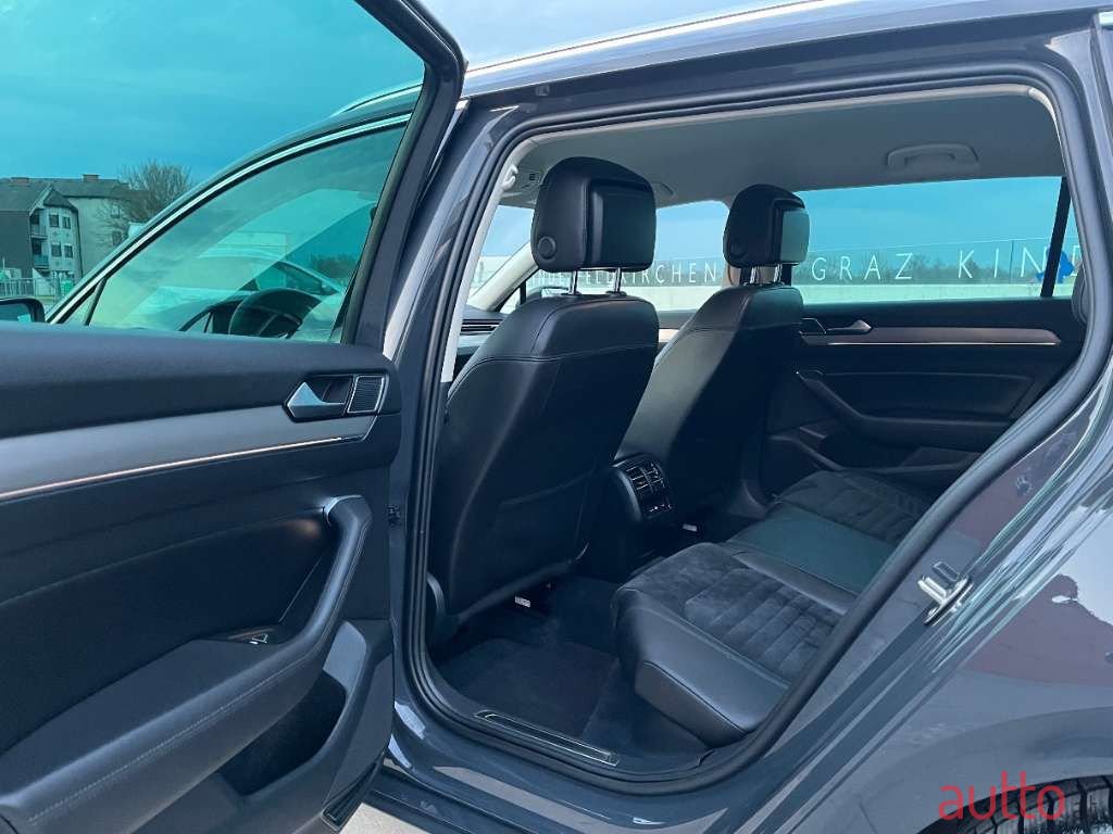 2018' Volkswagen Passat photo #6