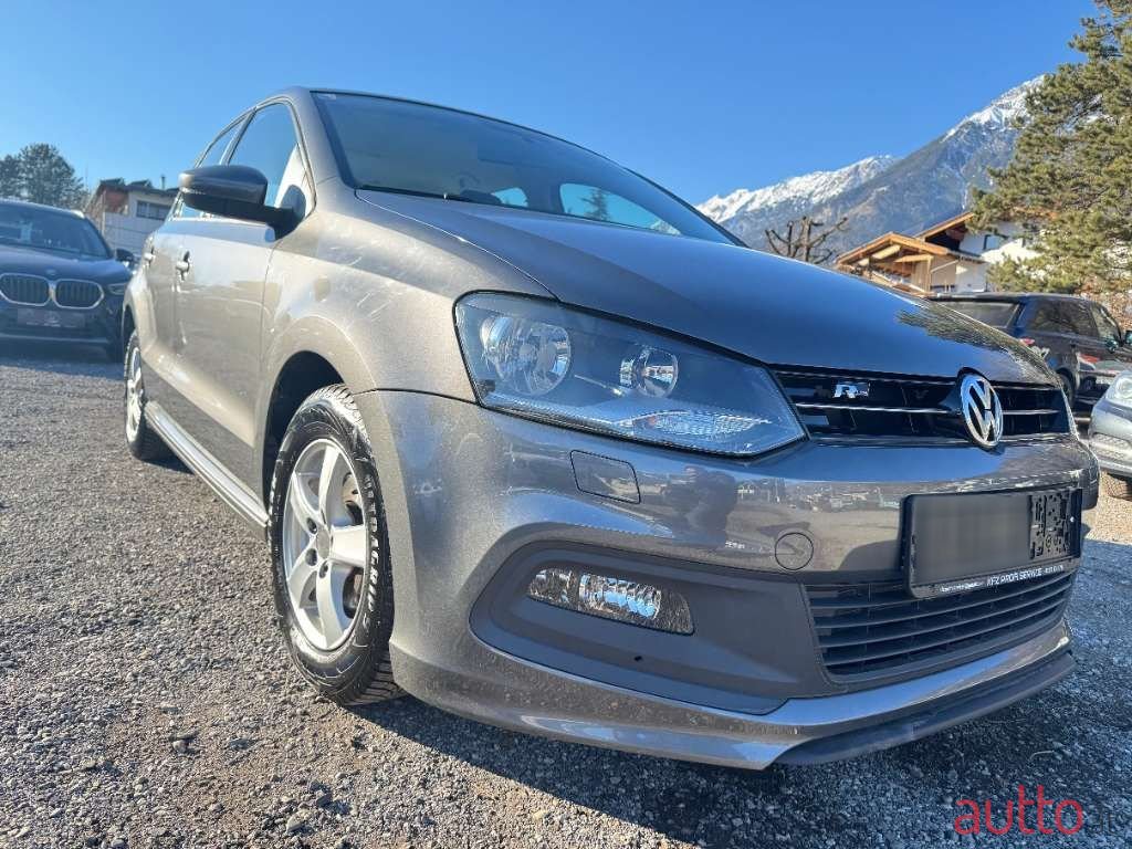 2013' Volkswagen Polo photo #1