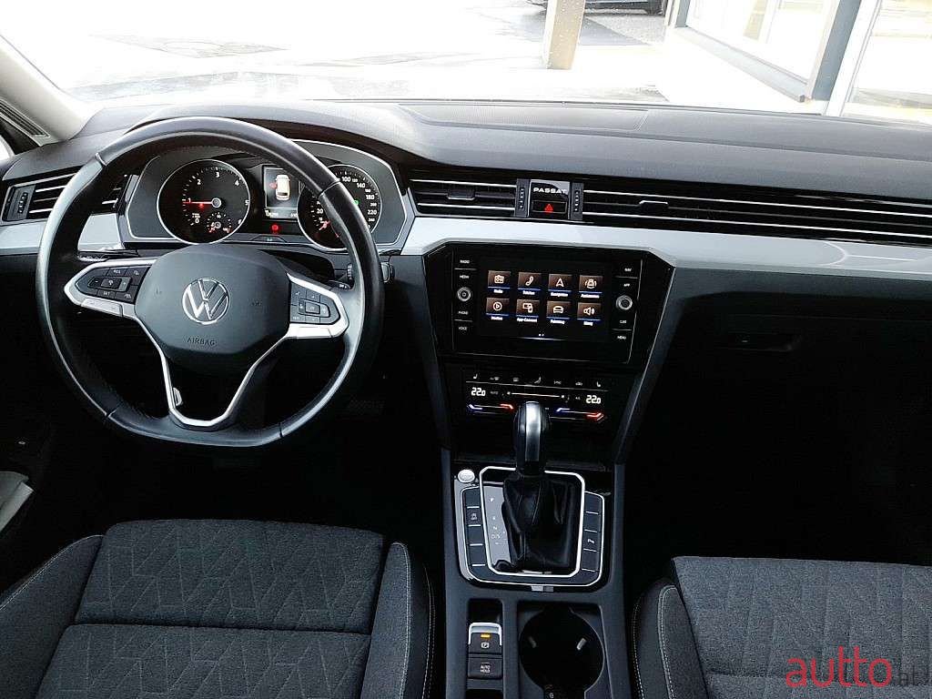 2022' Volkswagen Passat photo #3