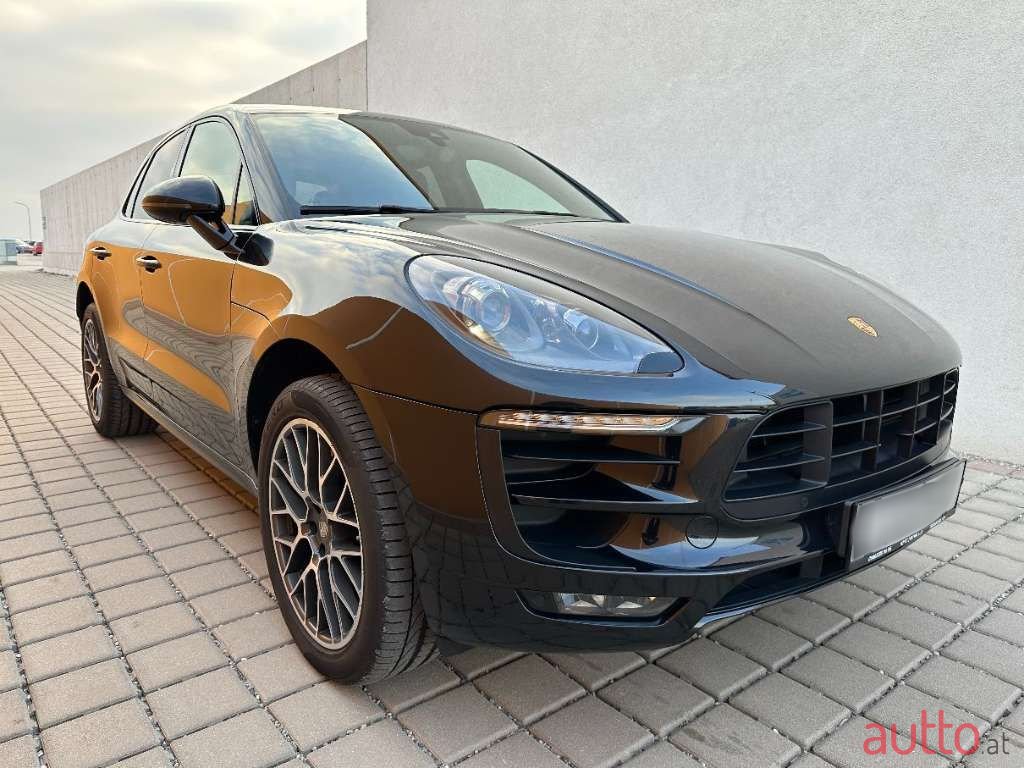 2016' Porsche Macan photo #3