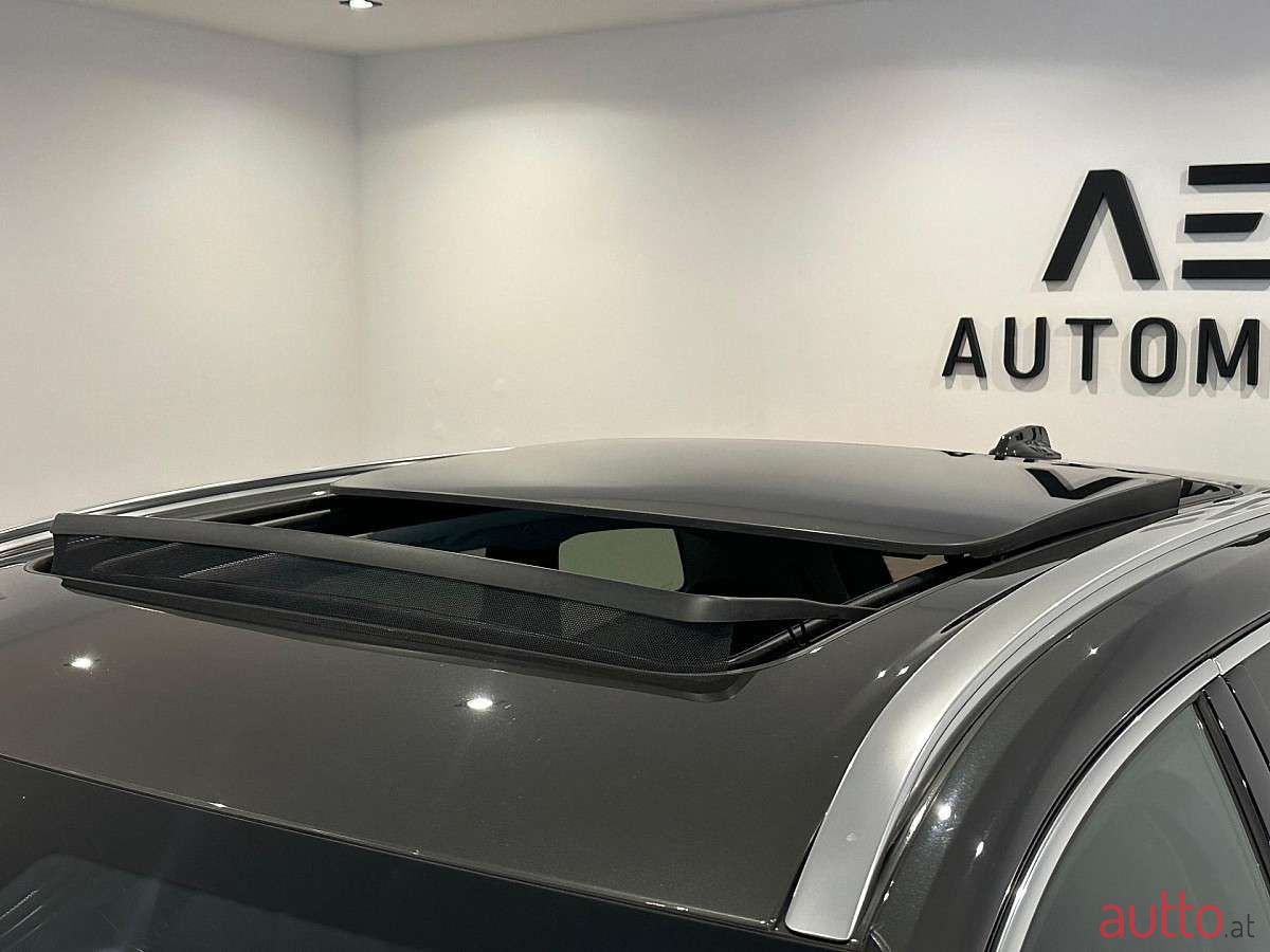 2020' Volvo XC60 photo #4