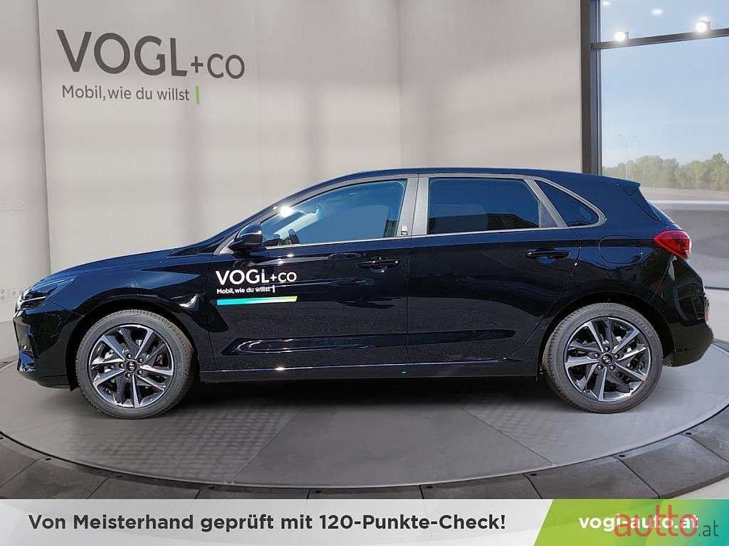 2022' Hyundai i30 photo #2