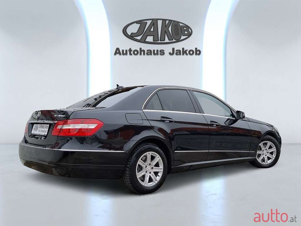 2010' Mercedes-Benz E-Klasse photo #2