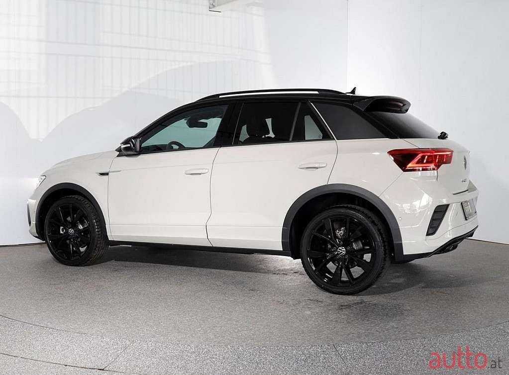 2023' Volkswagen T-Roc photo #3