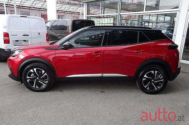 2020' Peugeot 2008 photo #1