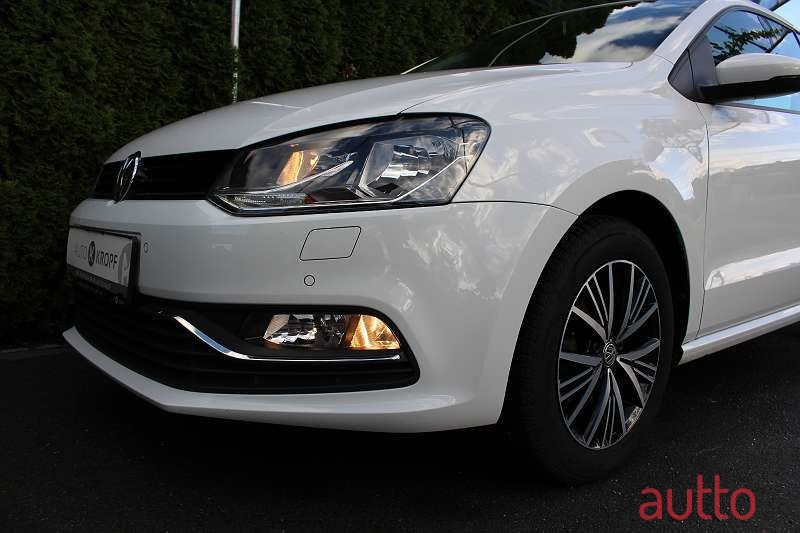 2017' Volkswagen Polo photo #5
