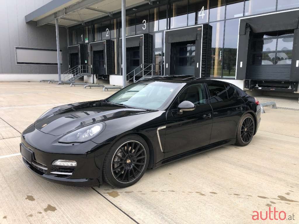 2013' Porsche Panamera photo #3