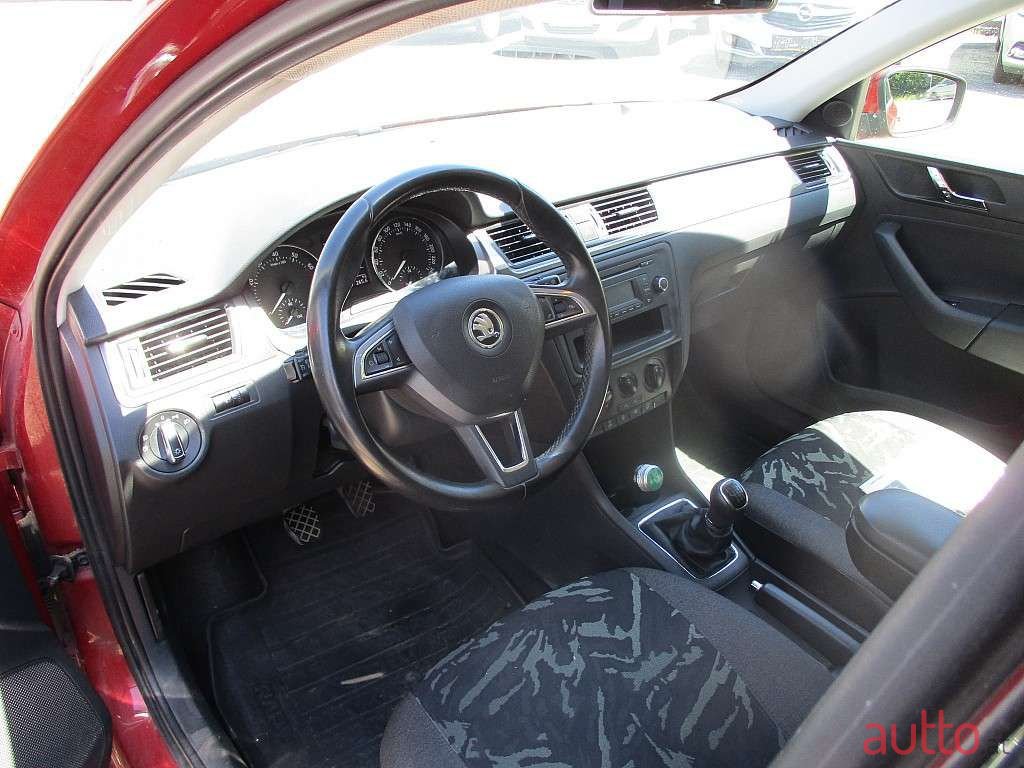 2014' Skoda Rapid photo #4