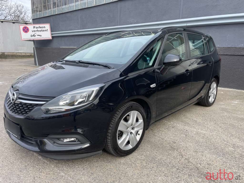 2017' Opel Zafira photo #2