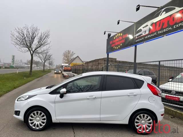 2013' Ford Fiesta photo #3