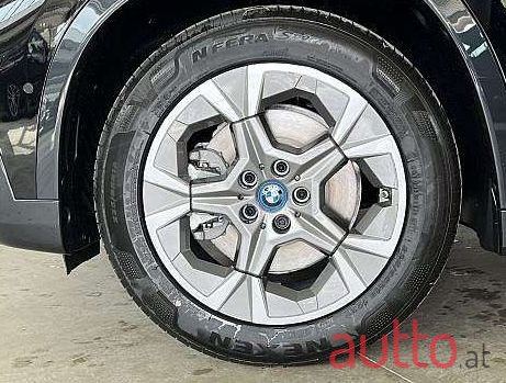 2023' BMW iX1 photo #4