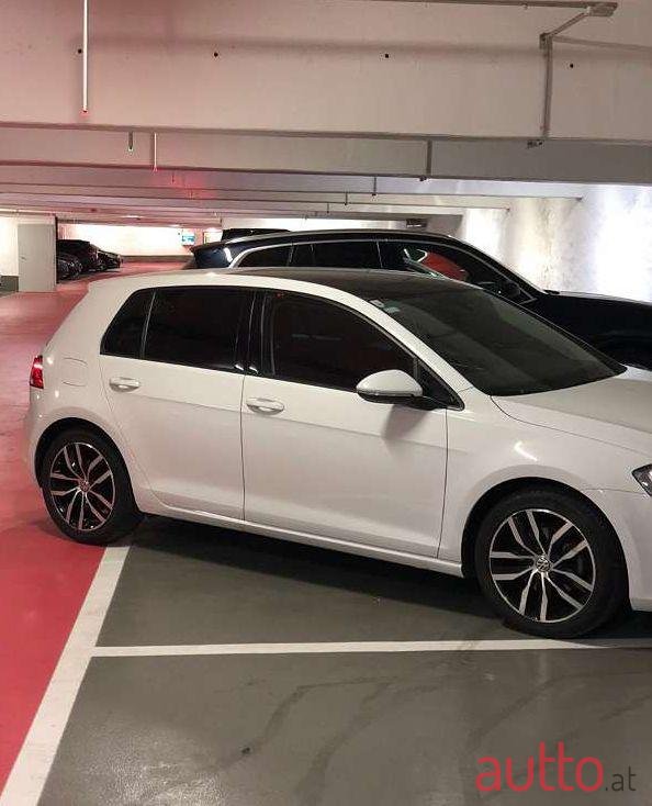 2013' Volkswagen Golf photo #1