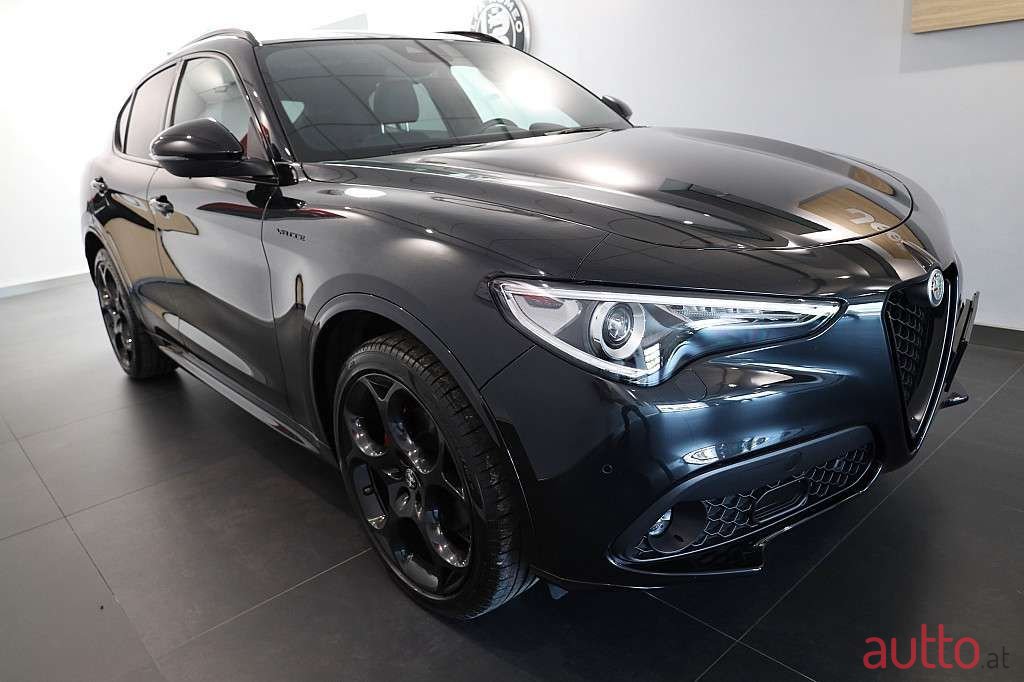 2021' Alfa Romeo Stelvio photo #4