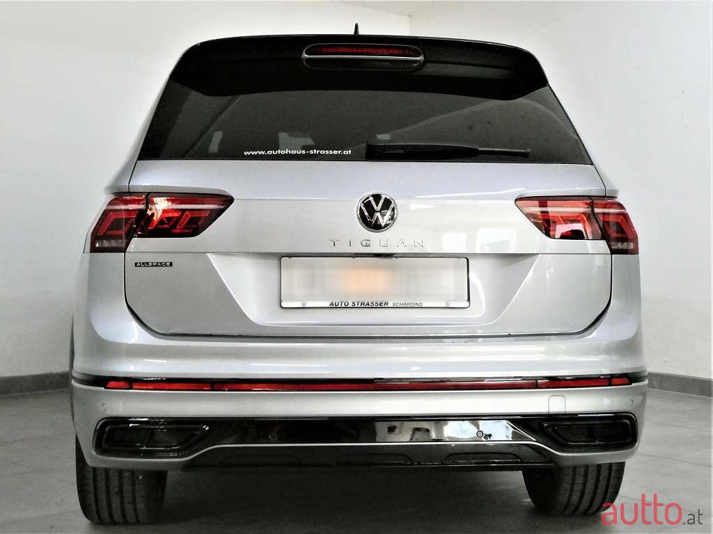 2024' Volkswagen Tiguan photo #5