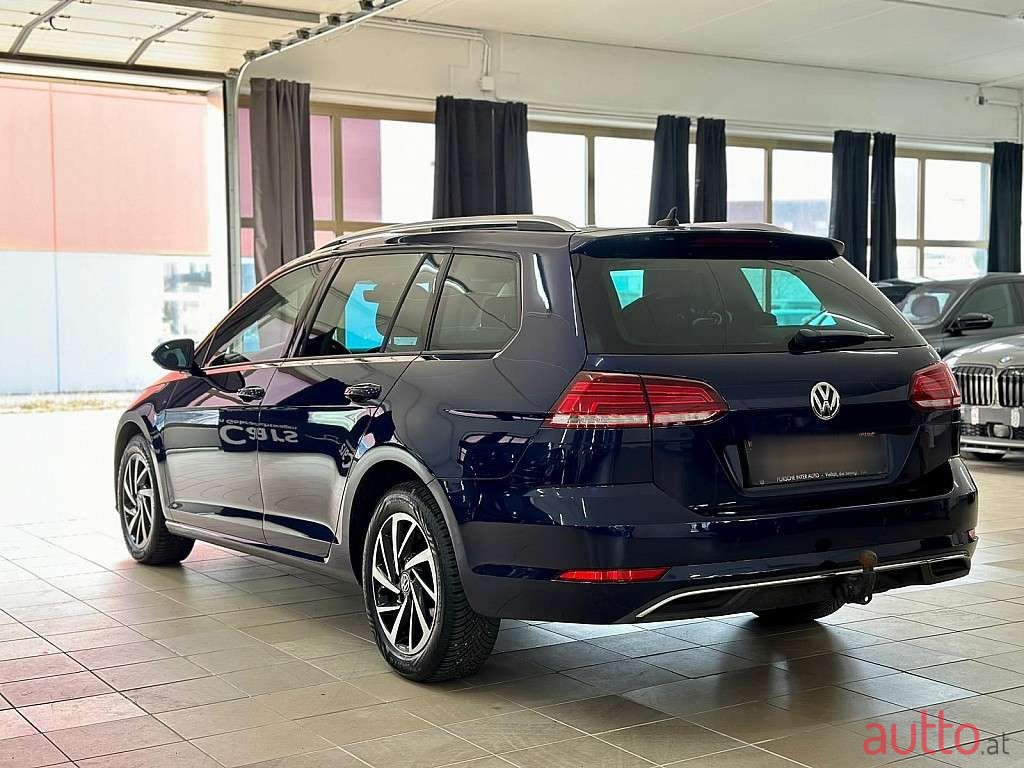 2018' Volkswagen Golf photo #4