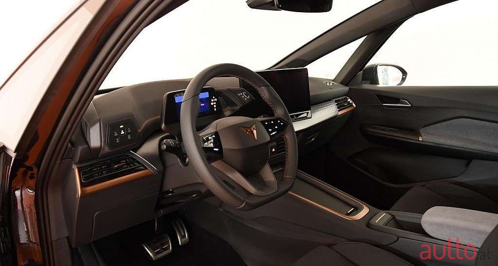 2023' Cupra Born photo #5