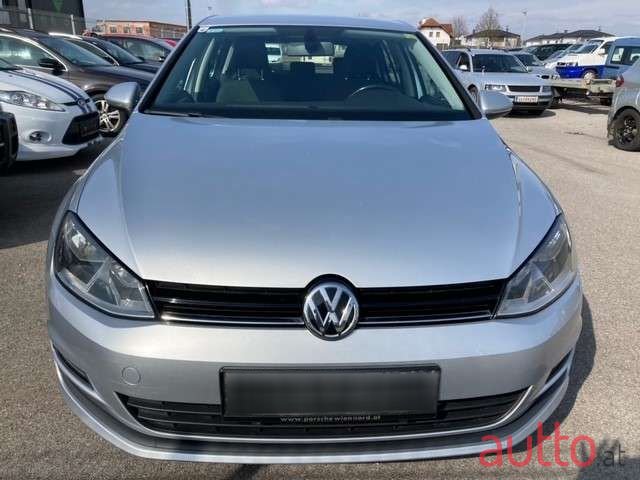 2015' Volkswagen Golf photo #2