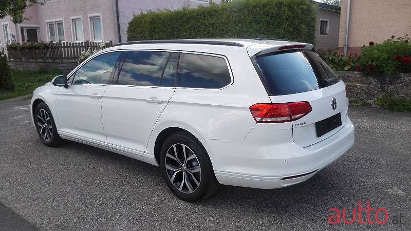 2019' Volkswagen Passat photo #6