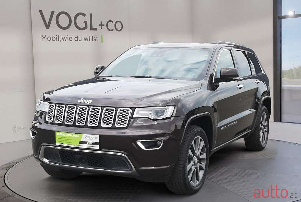 2017' Jeep Grand Cherokee photo #1