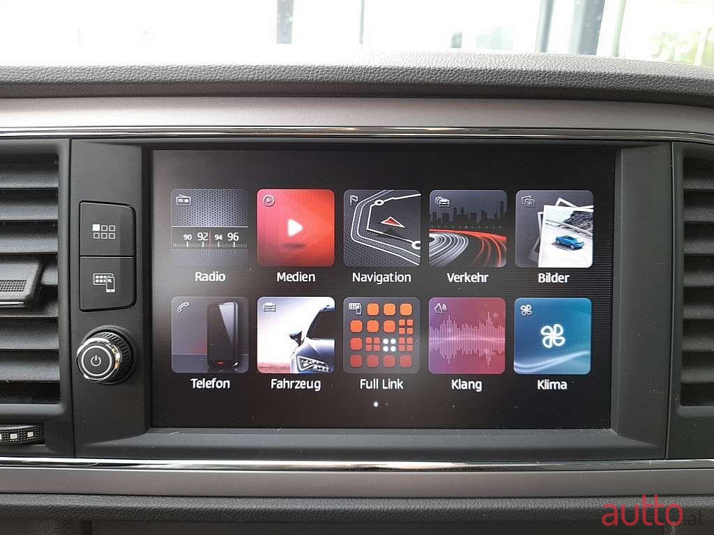 2018' SEAT Leon photo #3