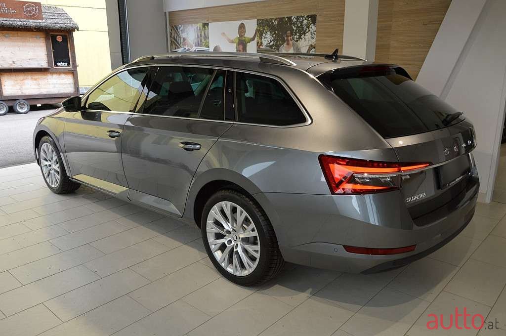 2023' Skoda Superb photo #3