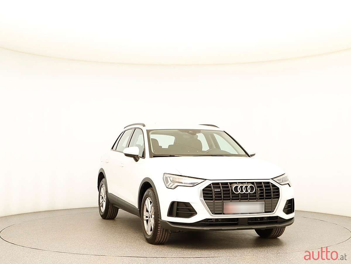 2022' Audi Q3 photo #2