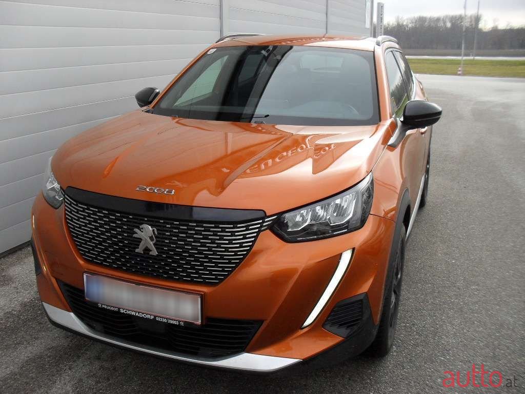2023' Peugeot 2008 photo #1