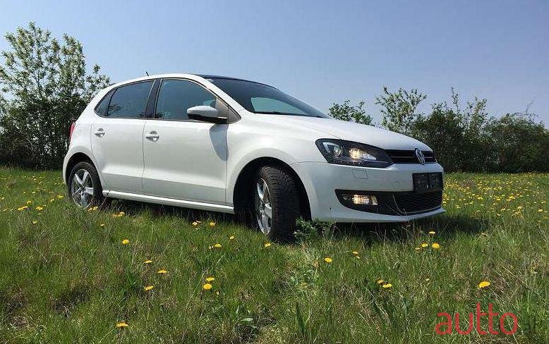 2012' Volkswagen Polo photo #2