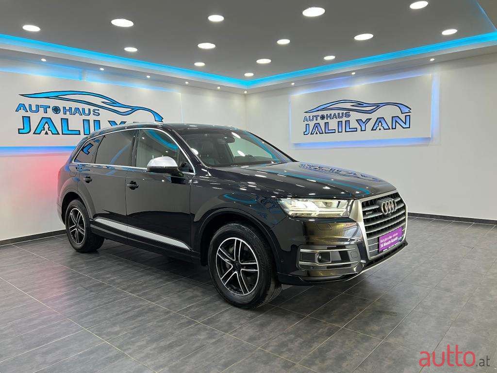 2018' Audi Q7 photo #4