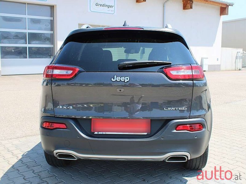 2018' Jeep Cherokee photo #6