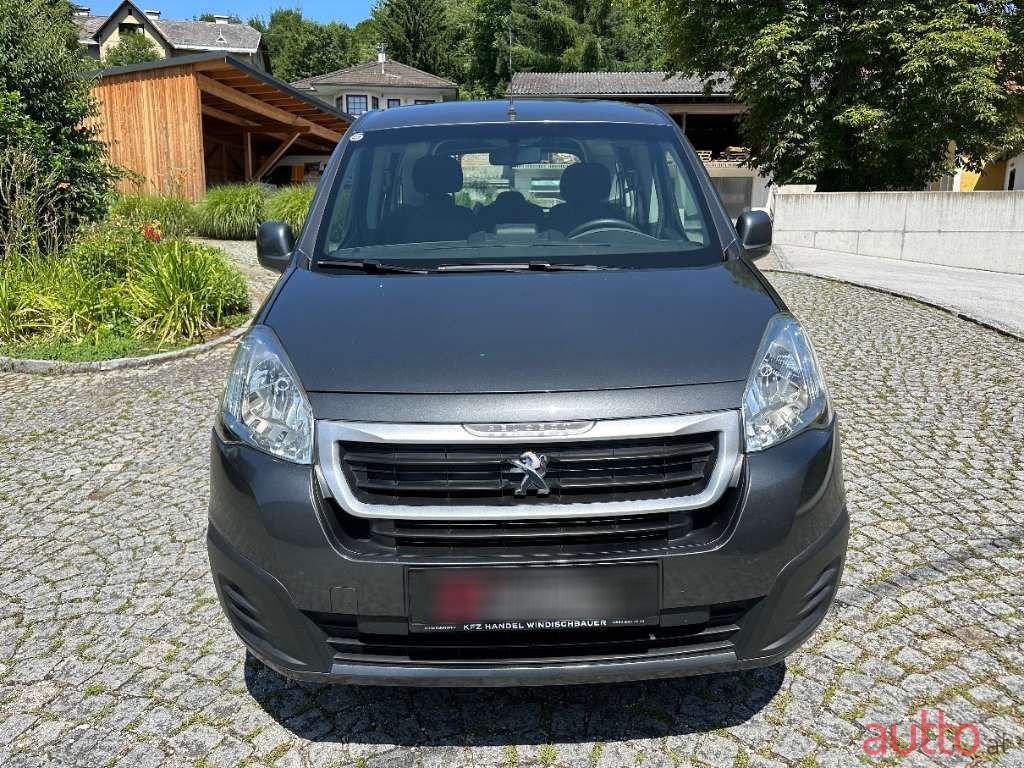 2015' Peugeot Partner photo #6