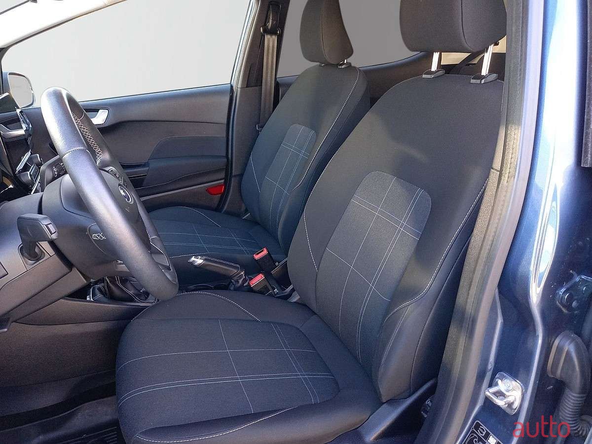 2020' Ford Fiesta photo #6