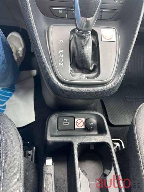 2021' Ford Tourneo photo #5